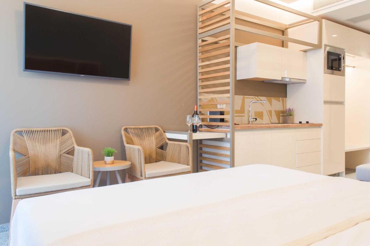 Eco Green Residences & Suites トロニ エクステリア 写真