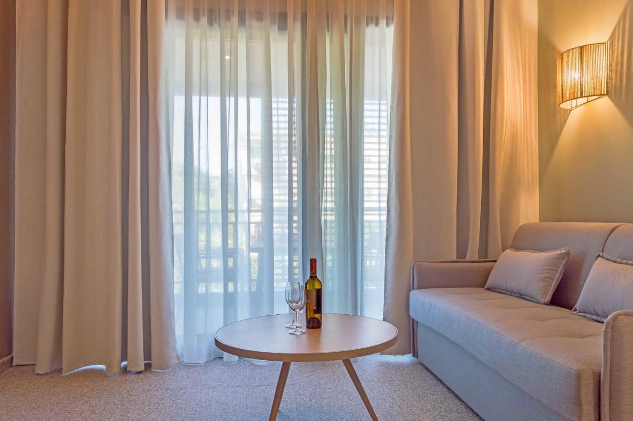 Eco Green Residences & Suites トロニ エクステリア 写真