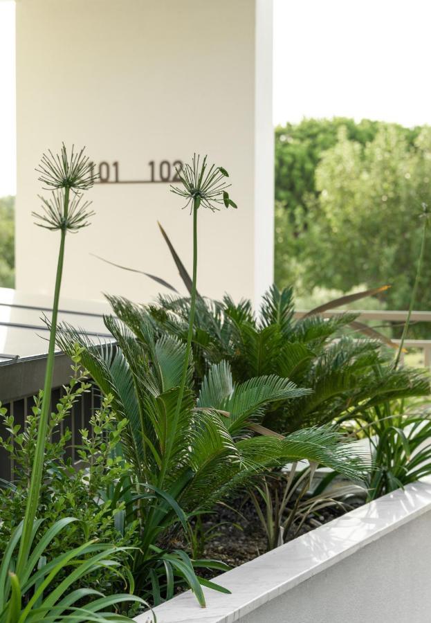 Eco Green Residences & Suites トロニ エクステリア 写真