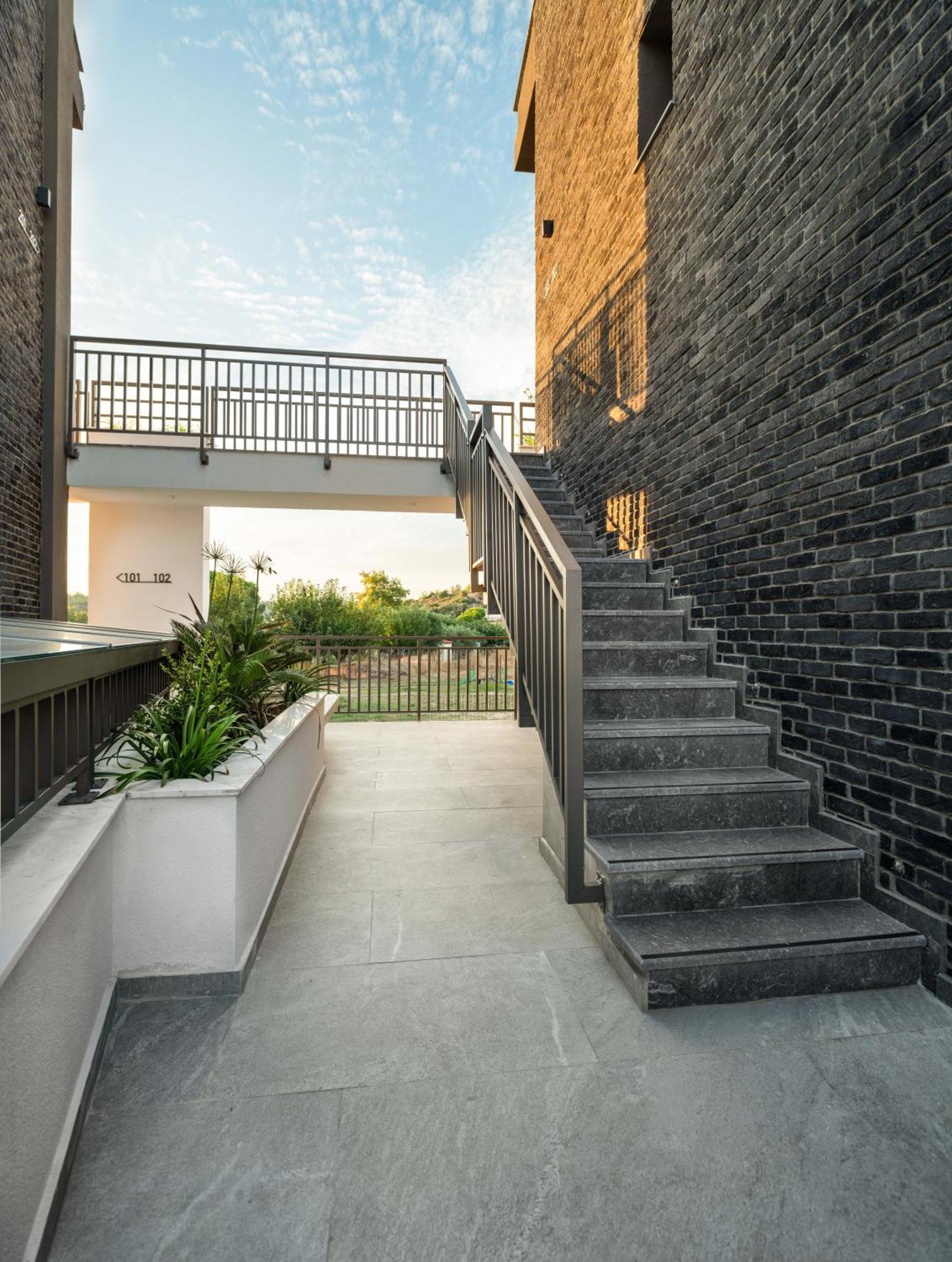 Eco Green Residences & Suites トロニ エクステリア 写真